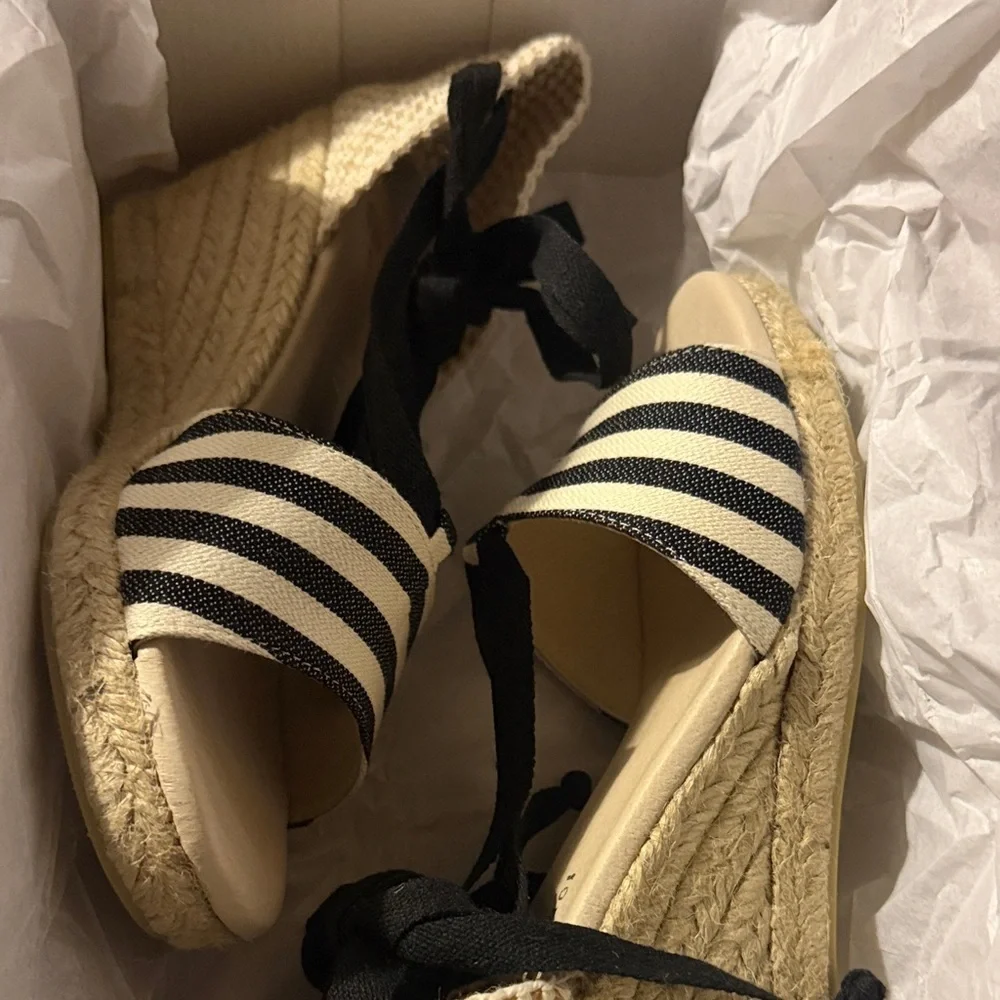 eric michael Sara Strappy Espadrille Wedge Sandal - Black & Cream